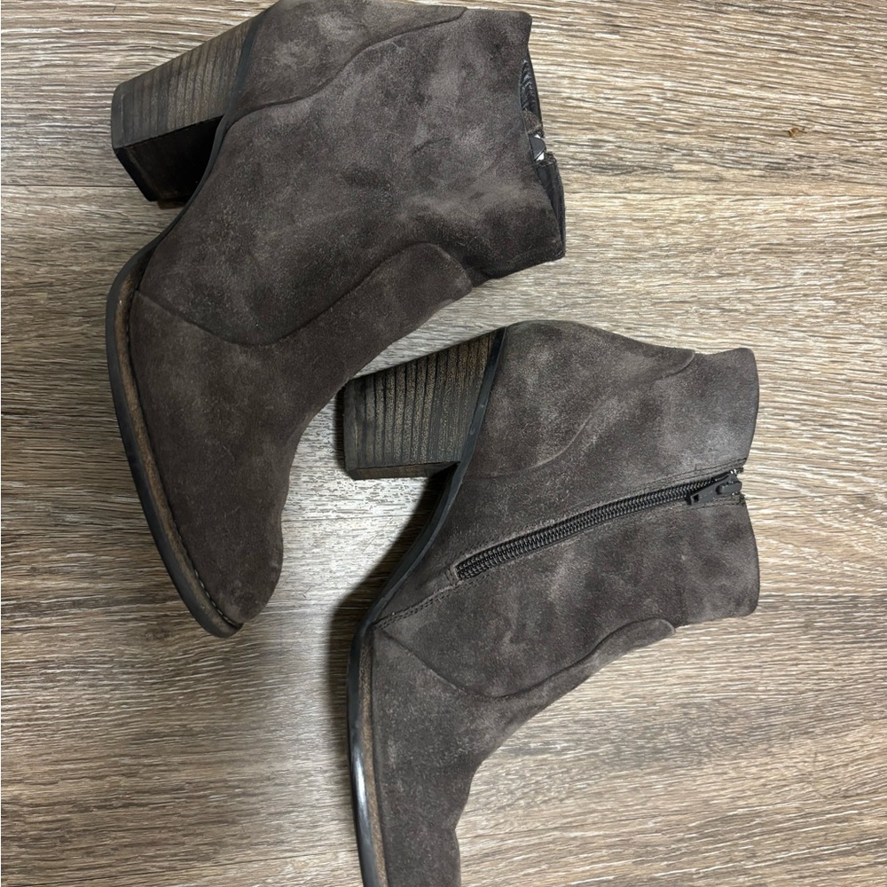 Paul Green Dark grey soft suede Chelsea boots